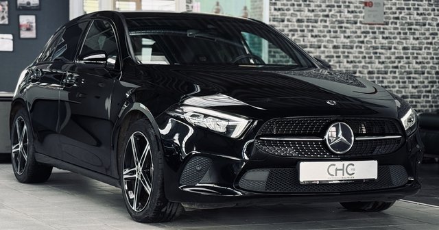 Mercedes-Benz A 180 Design NIGHT|KAMERA|SHZ|NAVI|LED-HIGH|AMBIENTE Gebrauchtwagen Kaufen | EZ 04/2019 | Preis 22.990 €