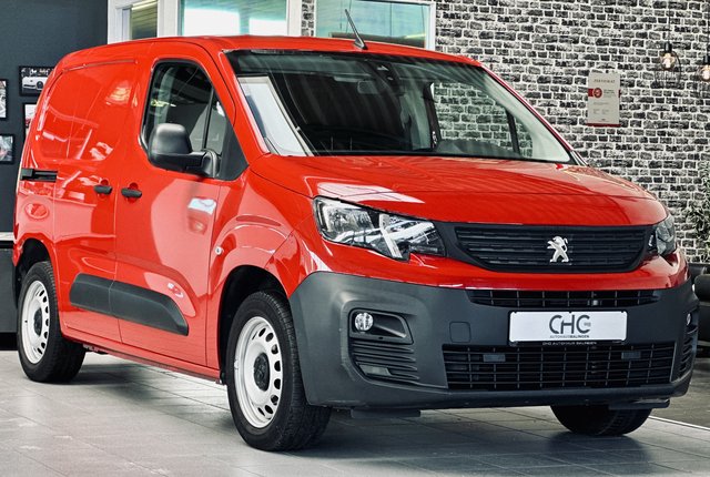 Peugeot Partner Premium L1 |KLIMA|AHK|1.HAND| Gebrauchtwagen Kaufen | EZ 07/2019 | Preis 14.990 €