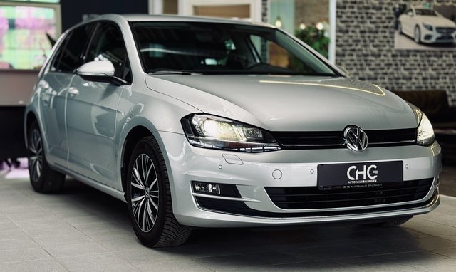 Volkswagen Golf VII Allstar BMT |Kamera|Automatik|Navi|Xenon| Gebrauchtwagen Kaufen | EZ 02/2017 | Preis 16.990 €