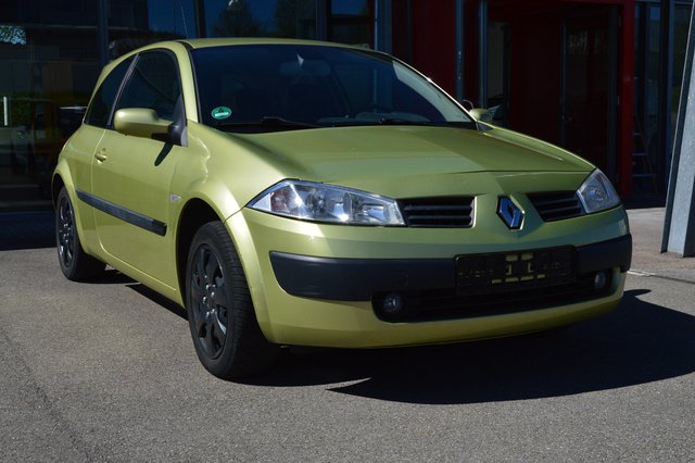 Renault Megane 2.0 Aut. Privilege Gebrauchtwagen Kaufen | EZ 11/2003 | Preis 1.500 €
