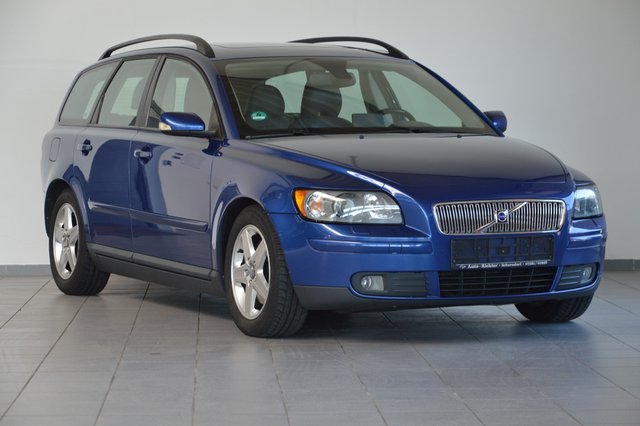 Volvo V 50 Kombi 2.0 D Summum |NAVI|SHZ|PDC Gebrauchtwagen Kaufen | EZ 08/2006 | Preis 1.990 €