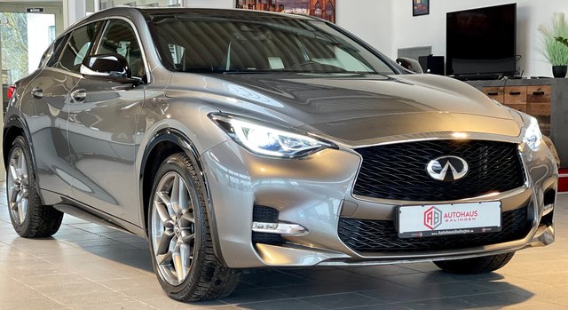 Infiniti Q30 Premium Aut. 1HD|PANO|BOSE|NAVI|SHZ|PDC| Gebrauchtwagen Kaufen | EZ 12/2016 | Preis 15.990 €