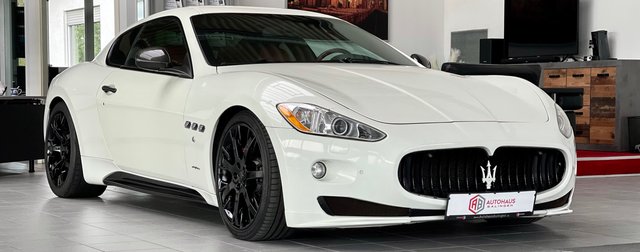 Maserati Granturismo S Automatic V8 4.7 |CARBON|20''|ALCANTARA Gebrauchtwagen Kaufen | EZ 02/2010 | Preis 51.990 €