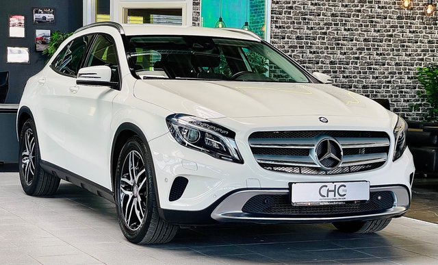 Mercedes-Benz GLA 250 Urban |KAMERA|NAVI|Bi-XEN.|SPORT|SHZ|LEDER|MFL Gebrauchtwagen Kaufen | EZ 08/2015 | Preis 22.990 €