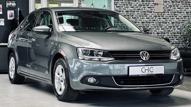 Volkswagen Jetta VI Life|1.HAND|DSG|SHZ|PDC|NAVI| Gebrauchtwagen Kaufen | EZ 09/2013 | Preis 11.500 €