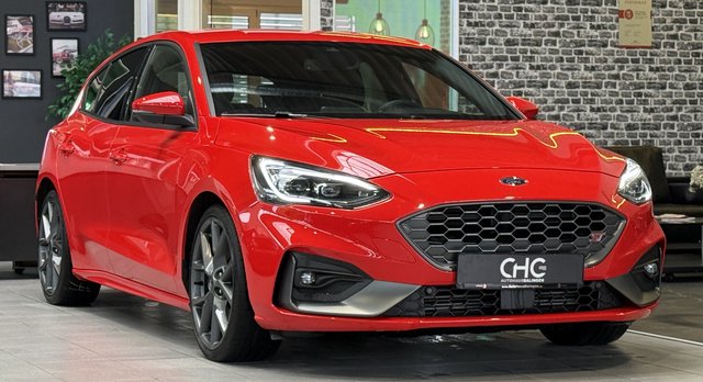 Ford Focus ST 2.3 EcoBoost 1.HAND|KAMERA|AHK|RECARO|NAVI Gebrauchtwagen Kaufen | EZ 06/2020 | Preis 23.490 €