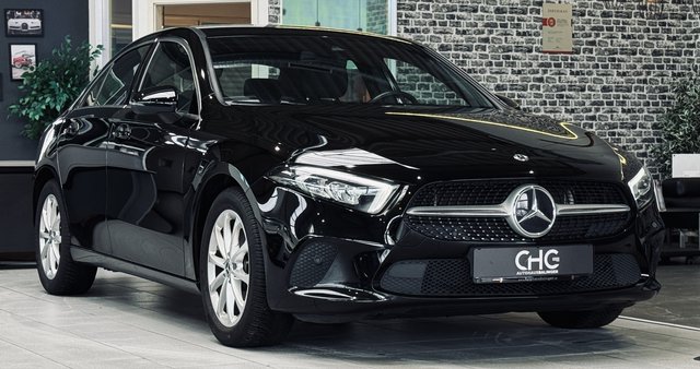 Mercedes-Benz A 200 7G-DCT KAMERA|SHZ|NAVI|CARBON|LED-HIGH|SPUR Gebrauchtwagen Kaufen | EZ 10/2019 | Preis 24.990 €