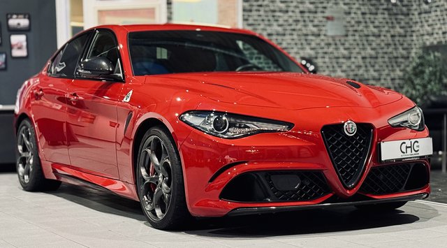 Alfa Romeo Giulia Quadrifoglio CARBON|HARMANKARDON|KAMERA|ACC|SHZ| Gebrauchtwagen Kaufen | EZ 02/2022 | Preis 64.000 €