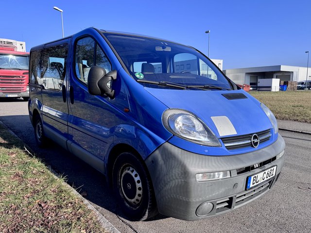 Opel Vivaro 2.5 CDTI Edition KLIMA 9 SITZER Gebrauchtwagen Kaufen | EZ 01/2006 | Preis 7.990 €