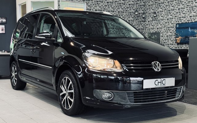 Volkswagen Touran Highline |Pano|Navi|AHK| Gebrauchtwagen Kaufen | EZ 10/2010 | Preis 9.990 €
