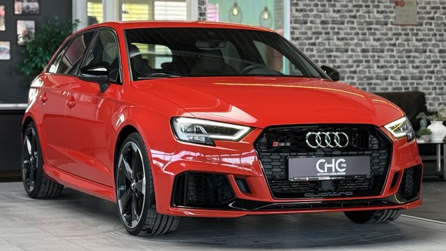 Audi RS 3 Sportback B&O|MAGNE.|CARBON|SONDERLACKIERUNG Gebrauchtwagen Kaufen | EZ 02/2018 | Preis 43.490 €
