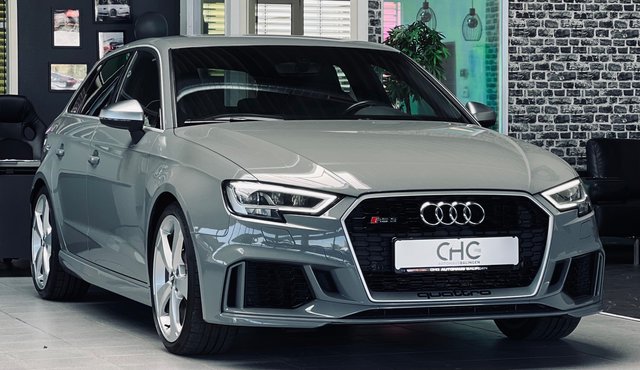 Audi RS3 Sportback 2.5 TFSI quattro|RS-SITZ.|KAMERA|M.RIDE Gebrauchtwagen Kaufen | EZ 10/2017 | Preis 44.990 €