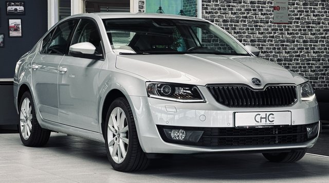 Skoda Octavia Elegance Bi-XENON|NAVI|SHZ|PDC|TEMP.|MFL| Gebrauchtwagen Kaufen | EZ 06/2013 | Preis 10.999 €