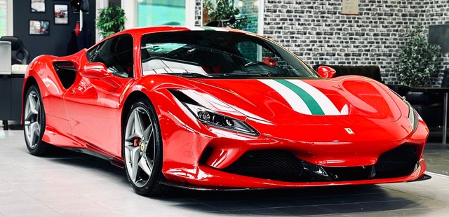 Ferrari F8 Tributo |VOLL CARBON|AIRLIFT|P.DISPLAY|D-FZG Gebrauchtwagen Kaufen | EZ 03/2021 | Preis 296.905 €