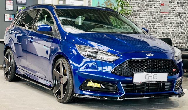 Ford Focus Turnier ST 2.0 |RECARO|LK+SHZ|NAVI|TEMP.|PDC Gebrauchtwagen Kaufen | EZ 04/2018 | Preis 18.000 €