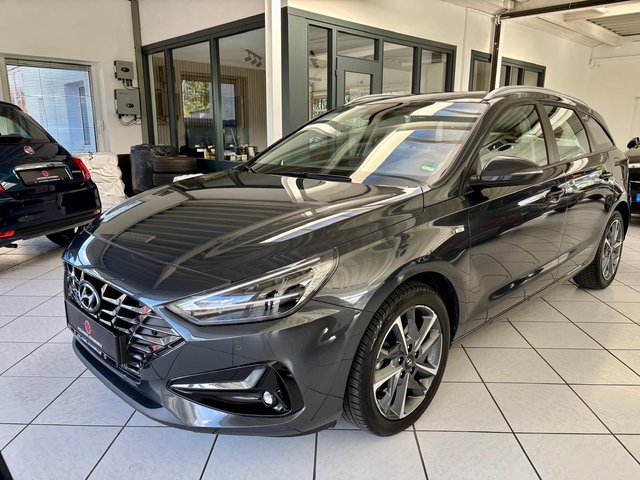 Hyundai i30 cw 1.6T-GDI Trend LED Navi Kamera CarPlay Used vehicle for sale | First registration 04/2024