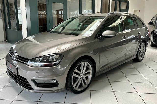 Volkswagen Golf 1.4 TSI Highline RLine Navi Bi-Xenon Kamera Used vehicle for sale | First registration 01/2015