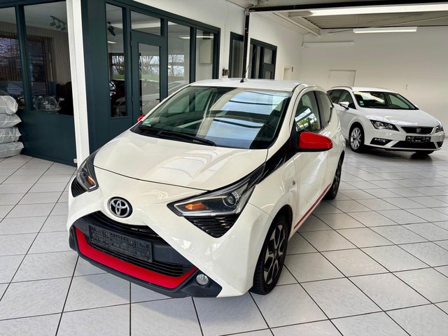 Toyota AYGO x-play Team D Andr/CarPl Kamera Klima Alu Used vehicle for sale | First registration 01/2021 | Price 9.699 €