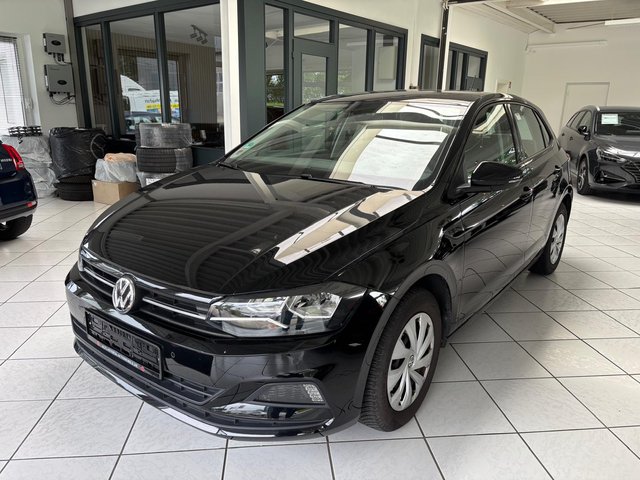 Volkswagen Polo VI 1,0 Comfortline Navi PDC SHZ USB BT Used vehicle for sale | First registration 12/2018