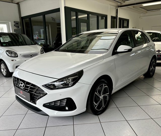 Hyundai i30 Trend Diesel Autom. Klima CarPlay Kamera Used vehicle for sale | First registration 03/2021