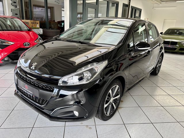 Peugeot 208 Active 1.2  Kamera Pano SHZ Bluetooth Tempom Gebrauchtwagen Kaufen | EZ 11/2017 | Preis 6.999 €