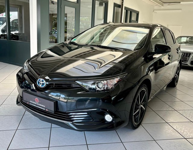 Toyota Auris Hybrid Team D 1.8  Navi Kamera Used vehicle for sale | First registration 04/2019