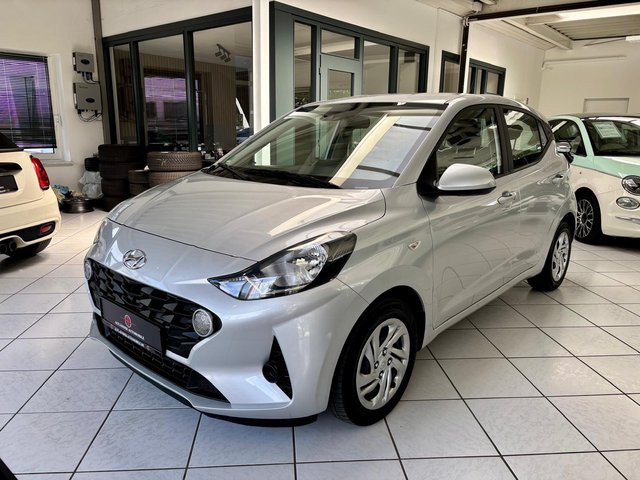 Hyundai i10 Select 1,0  PDC SHZ Bluetooth Gebrauchtwagen Kaufen | EZ 03/2023 | Preis 9.799 €