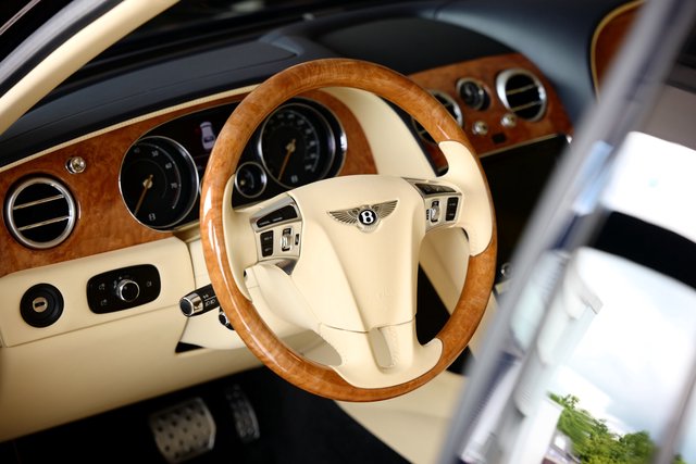 Bentley Flying Spur V8 4,0 Ltr. 1. Hand Gebrauchtwagen Kaufen | EZ 11/2016 | Preis 64.900 €