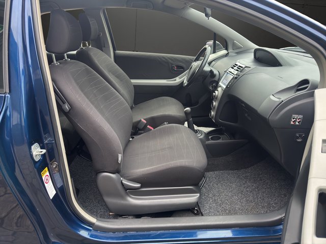 Toyota Yaris Sol~KLIMA~NAVI~ALLWETTERREIFEN~el. FH~el. Asp~Bluetth.~INSP. NEU BATTERIE NEU+TÜV bis 08.2026 - bilder 14