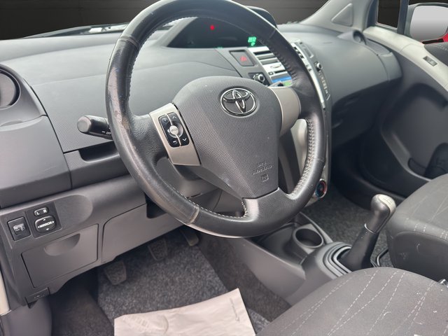 Toyota Yaris Sol~KLIMA~NAVI~ALLWETTERREIFEN~el. FH~el. Asp~Bluetth.~INSP. NEU BATTERIE NEU+TÜV bis 08.2026 - bilder 20