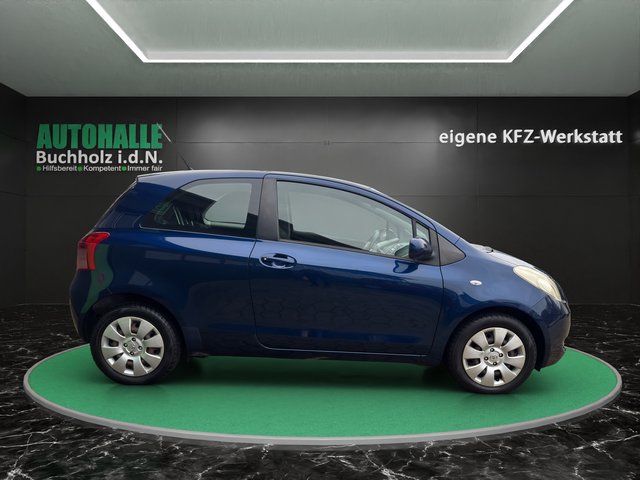 Toyota Yaris Sol~KLIMA~NAVI~ALLWETTERREIFEN~el. FH~el. Asp~Bluetth.~INSP. NEU BATTERIE NEU+TÜV bis 08.2026 - bilder 4