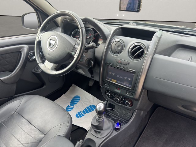 Dacia Duster I~Prestige 4x2~Servo~SHZ~KLIMA~NAVI~DACHREHLING~PDC~R-KAMERA~CARPLAY~wenig km~TÜV u. INSP. NEU Prestige 4x2 - bilder 14