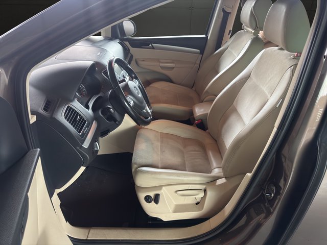 Volkswagen Sharan Highline BMT~AUTOMATIK~7 SITZER~PANO~SHZ~el. SCHIEBETÜREN~KURVENLICHT~AHK~KLIMAAUTOM.~XENON~NAVI~TEMPO~ALCANTARA~ingrierte KINDERSITZE~ ZAHNRIEMEN / INSPEKTION / BREMSEN / REIFEN vor 10.000 tkm erneuert. - bilder 12