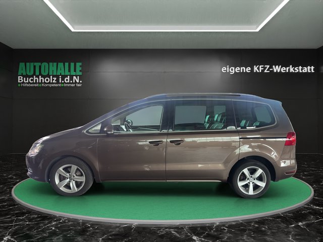Volkswagen Sharan Highline BMT~AUTOMATIK~7 SITZER~PANO~SHZ~el. SCHIEBETÜREN~KURVENLICHT~AHK~KLIMAAUTOM.~XENON~NAVI~TEMPO~ALCANTARA~ingrierte KINDERSITZE~ ZAHNRIEMEN / INSPEKTION / BREMSEN / REIFEN vor 10.000 tkm erneuert. - bilder 8