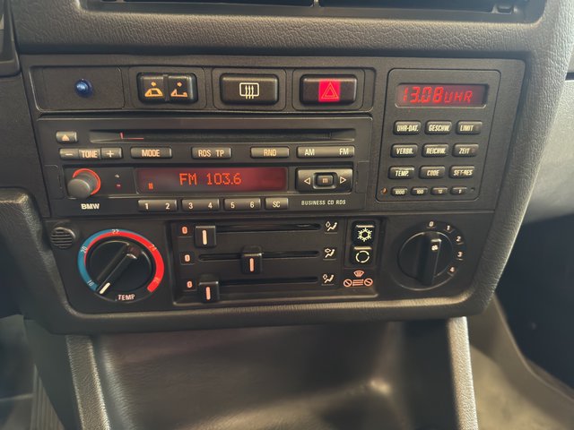 BMW 325i Cabrio~M Technik~KLIMA~LEDER~el.CABRIOLEDACH~SHZ~ALU's~el.FH~XENON~original Zustand absolut TOP ZUSTAND - bilder 20