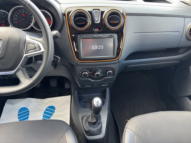 Dacia Dokker Stepway Celebration~SHZ~NAVIGATION~TEMPOM~R-KAMERA~CARPLAY~BLEUTOTTH~SCHECKHEFT~TÜV u. AU NEU sauberes und gepflegtes Fahrzeug - foto 11