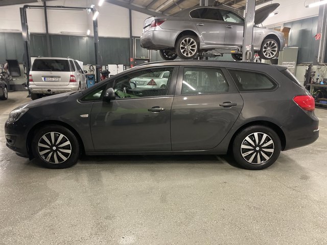 Opel Astra J Sports Tourer~KLIMa~ALLWETTER~sehr sparsam 1 Tank / 1400 km TÜV NEU Edition - bilder 7