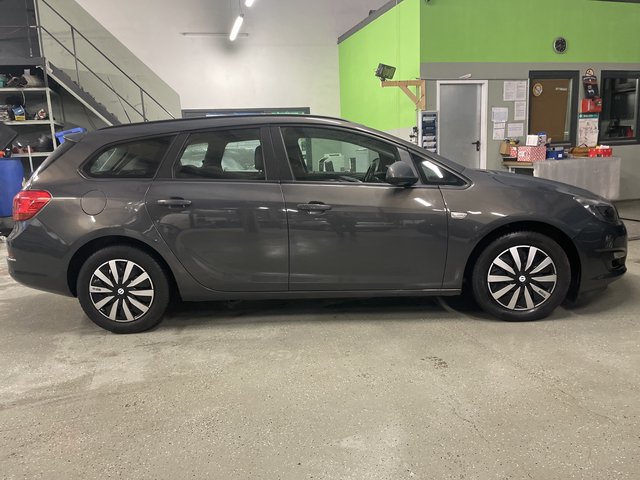 Opel Astra J Sports Tourer~KLIMa~ALLWETTER~sehr sparsam 1 Tank / 1400 km TÜV NEU Edition - bilder 8