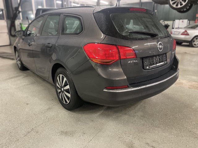 Opel Astra J Sports Tourer~KLIMa~ALLWETTER~sehr sparsam 1 Tank / 1400 km TÜV NEU Edition - bilder 6
