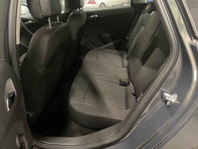 Opel Astra J Sports Tourer~KLIMa~ALLWETTER~sehr sparsam 1 Tank / 1400 km TÜV NEU Edition - bilder 15