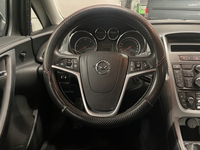 Opel Astra J Sports Tourer~KLIMa~ALLWETTER~sehr sparsam 1 Tank / 1400 km TÜV NEU Edition - bilder 14