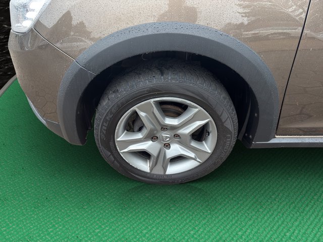 Dacia Logan Stepway Celebration~ MCV II Kombi~AUTOMATIK~KLIMA~ALLWETTERREIFEN~AHK~NAVI~TEMPO~TÜV NEU - bilder 18