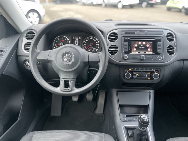 Volkswagen Tiguan Trend & Fun BMT~Trend &amp; Fun BlueMotion Technology~NAVI~PDC vorne-hinten~KLIMAAUTOMATIK~ALU~SITZH~6 Gang~TEMPOMATIK~SELBSTPARKENSYSTEM~ Sehr sauberes Fahrzeug~inkl. TÜV NEU nach verkauft.! - bilder 10
