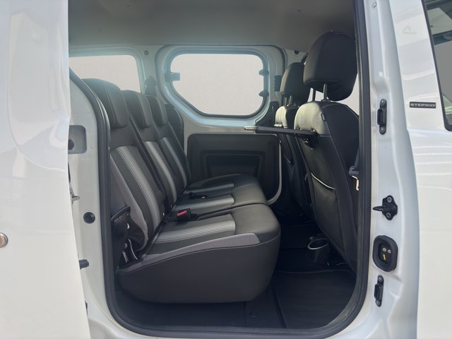 Dacia Dokker Stepway Celebration~AHK~SHZ~NAVIGATION~TEMPOM~R-KAMERA~NAVI~KLIMA~SCHECKHEFT~TÜV u.AU NEU sauber und gepflegt - bilder 16