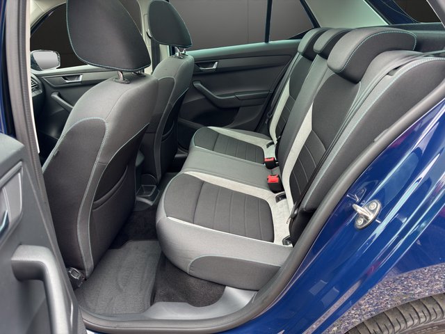 Skoda Fabia Joy~Keyless Go~NAVI~ALU~PANO~LED~PDC~ALU~START-STOP~SHZ~XENON~ - bilder 15