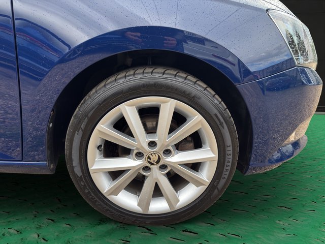 Skoda Fabia Joy~Keyless Go~NAVI~ALU~PANO~LED~PDC~ALU~START-STOP~SHZ~XENON~ - bilder 19