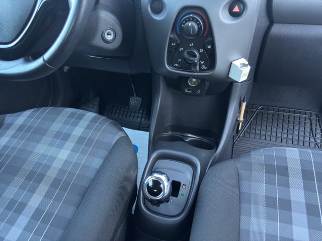 Peugeot 108 Active~Automatik~VTi~Euro 6~Servo~ZV~S-Heft~Allwetterreifen~Klima~ Ein sehr gepflegtes Fahrzeug - bilder 21