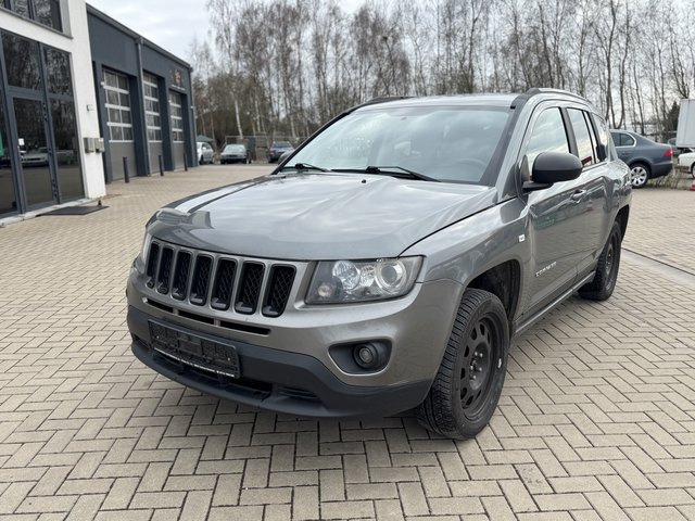 Jeep Compass Limited 4x4~Navi~KLIMAAUT.~ALUS~WINTR.~SHZ~6 gang~STANDHEIZUNG~TEMPO~ Das Fahrzeug wird bevorzugt an Wiederverkäufer / Auslandverkauf / Bastler / Export.! - bilder 3