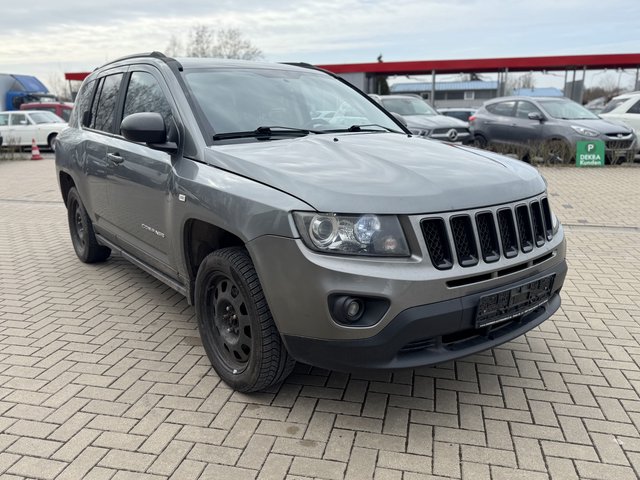 Jeep Compass Limited 4x4~Navi~KLIMAAUT.~ALUS~WINTR.~SHZ~6 gang~STANDHEIZUNG~TEMPO~ Das Fahrzeug wird bevorzugt an Wiederverkäufer / Auslandverkauf / Bastler / Export.! - bilder 4