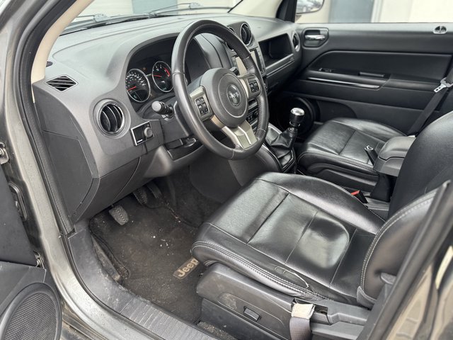 Jeep Compass Limited 4x4~Navi~KLIMAAUT.~ALUS~WINTR.~SHZ~6 gang~STANDHEIZUNG~TEMPO~ Das Fahrzeug wird bevorzugt an Wiederverkäufer / Auslandverkauf / Bastler / Export.! - bilder 12